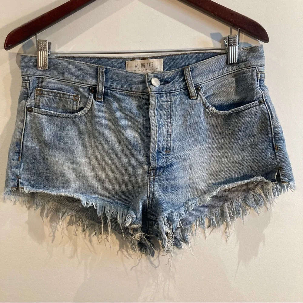 WE THE FREE Sz 27 Raw Hem Button Fly Denim Jean Shorts